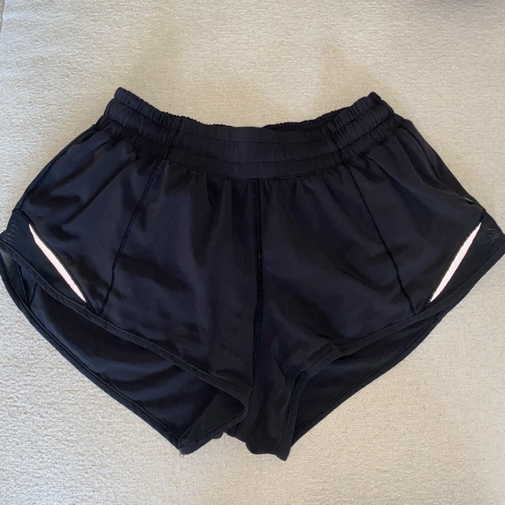 Hotty Hot Lined Lululemon Shorts 2.5”